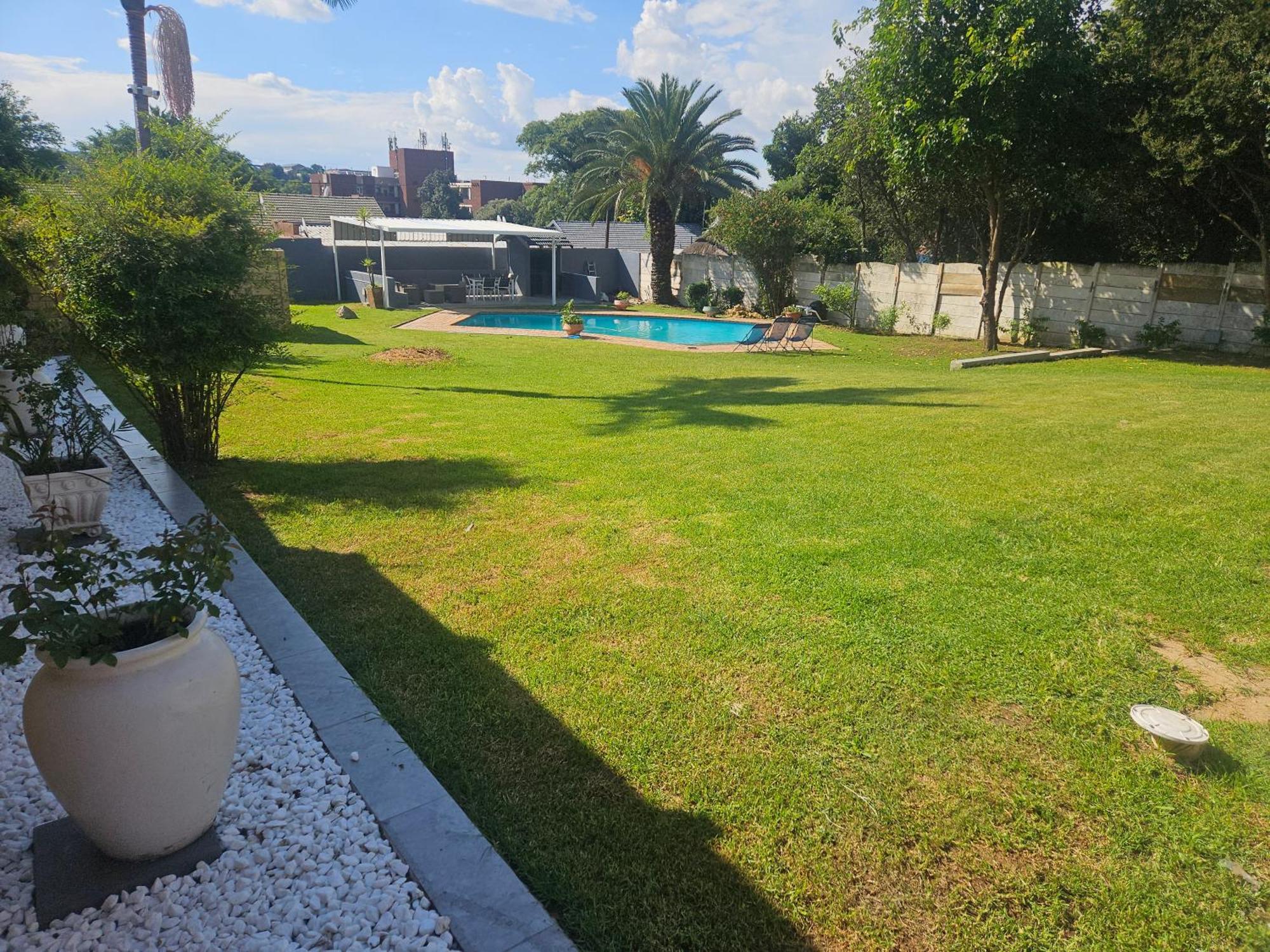 Guest house 41 Fourth Road *