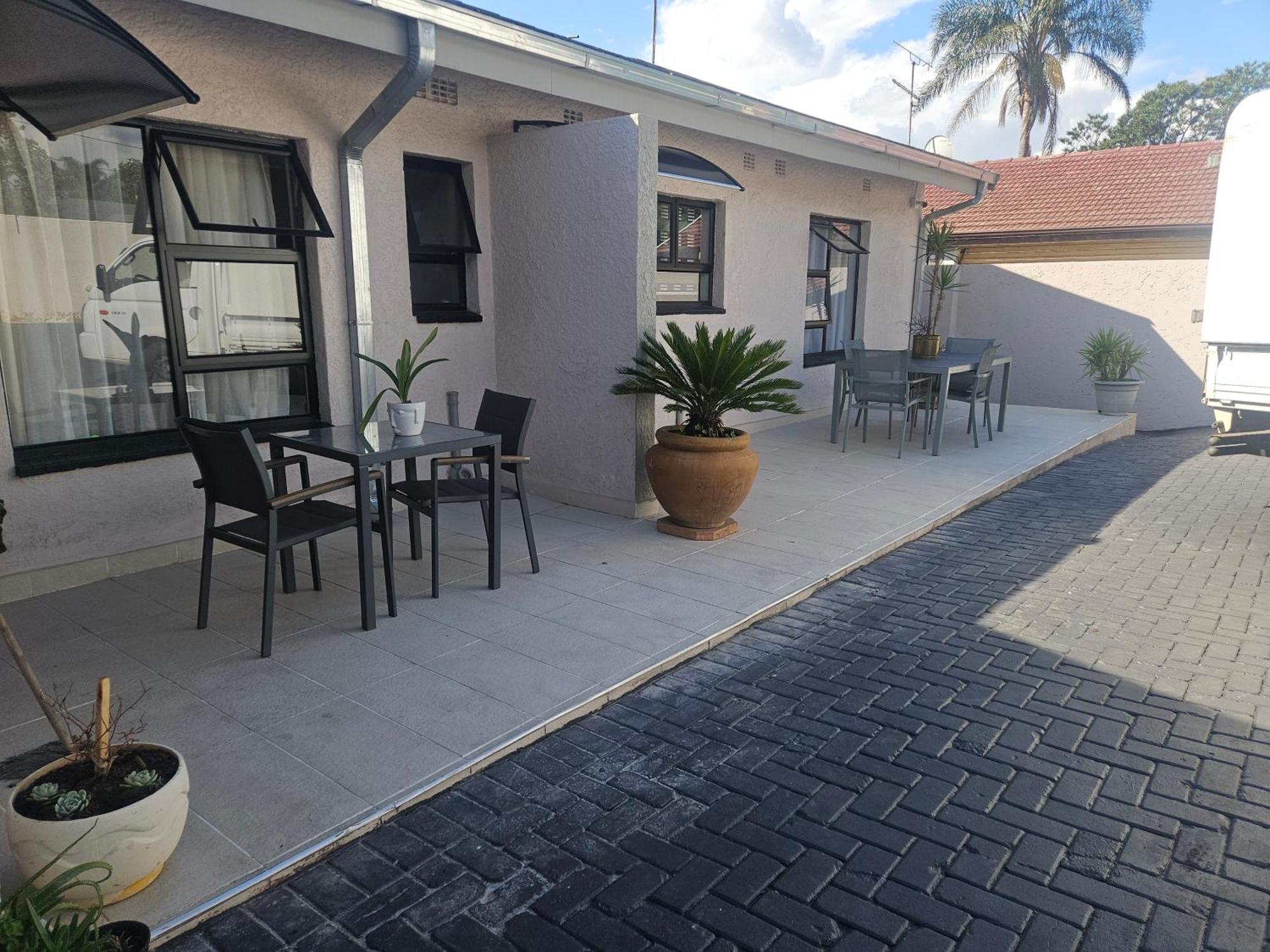 Guest house 41 Fourth Road *