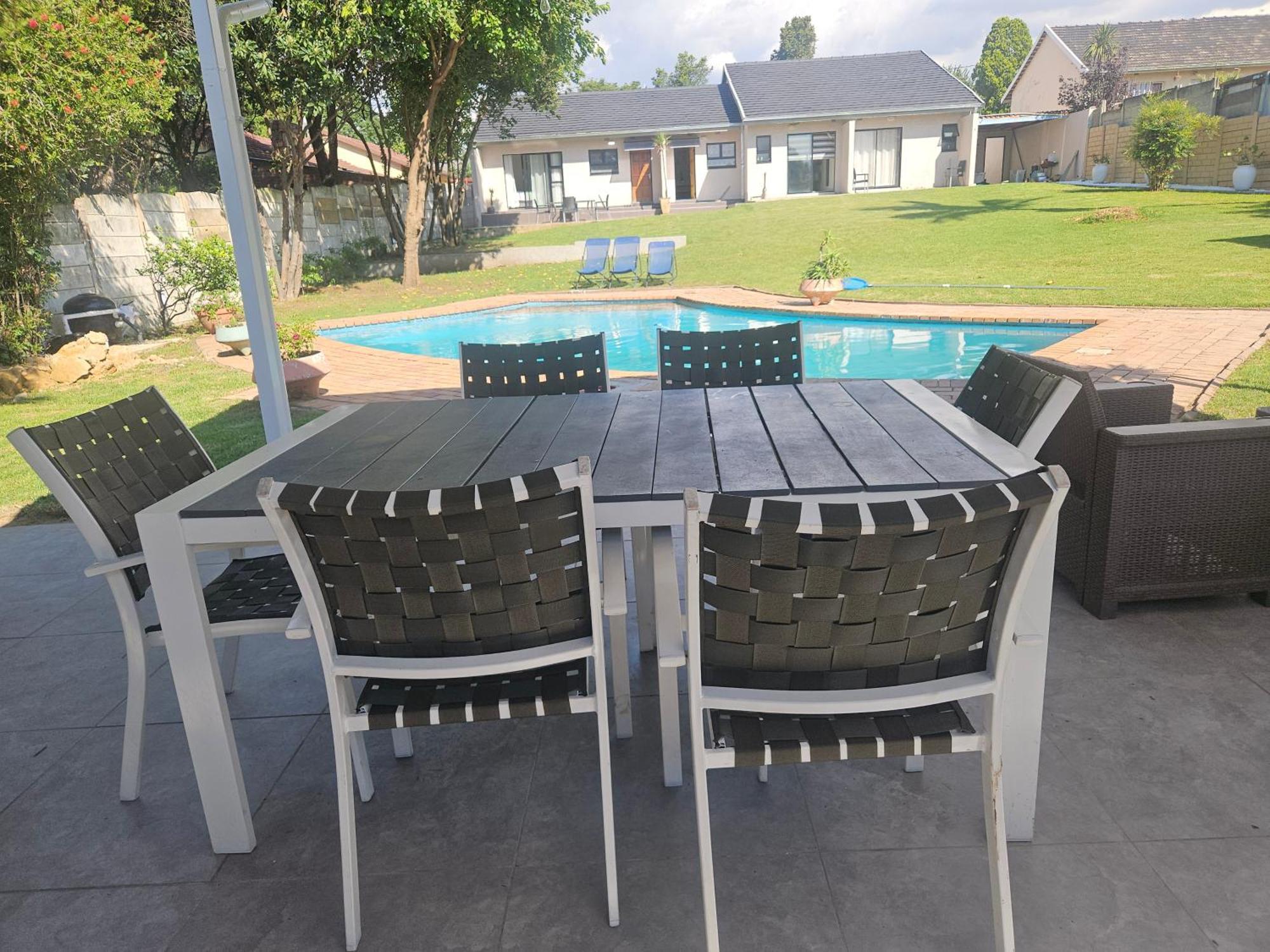 41 Fourth Road Guest house *