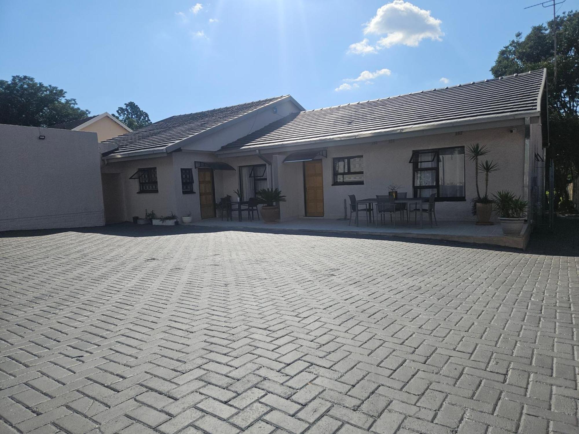 41 Fourth Road Guest house Johannesburg