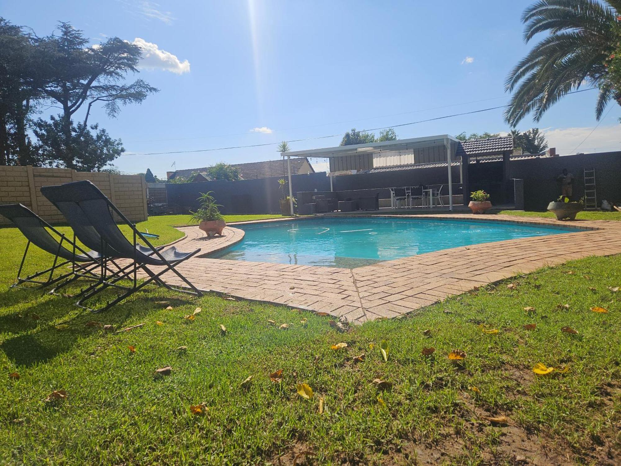 41 Fourth Road Guest house *