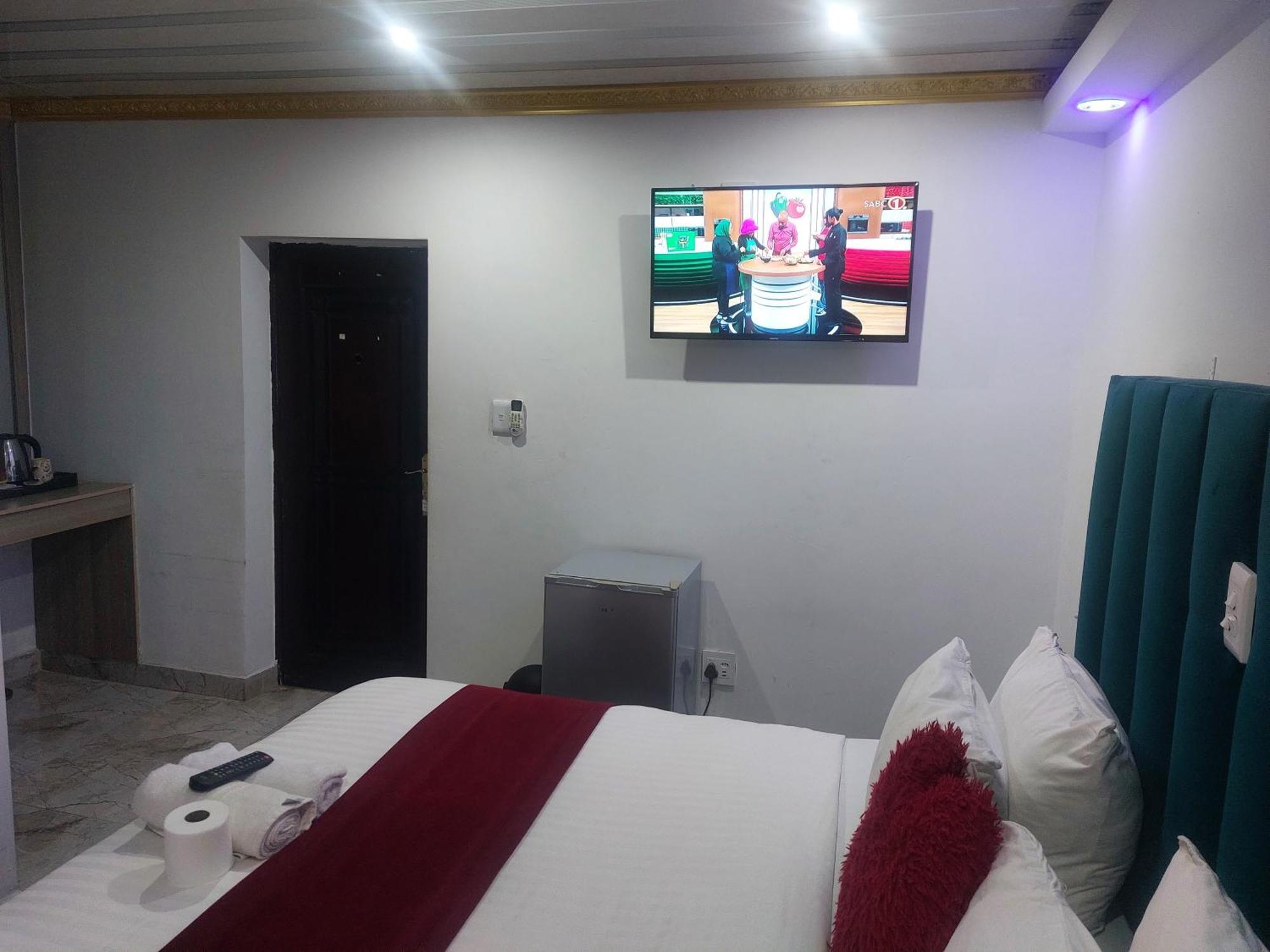 Gold Crown International Hotel 3*