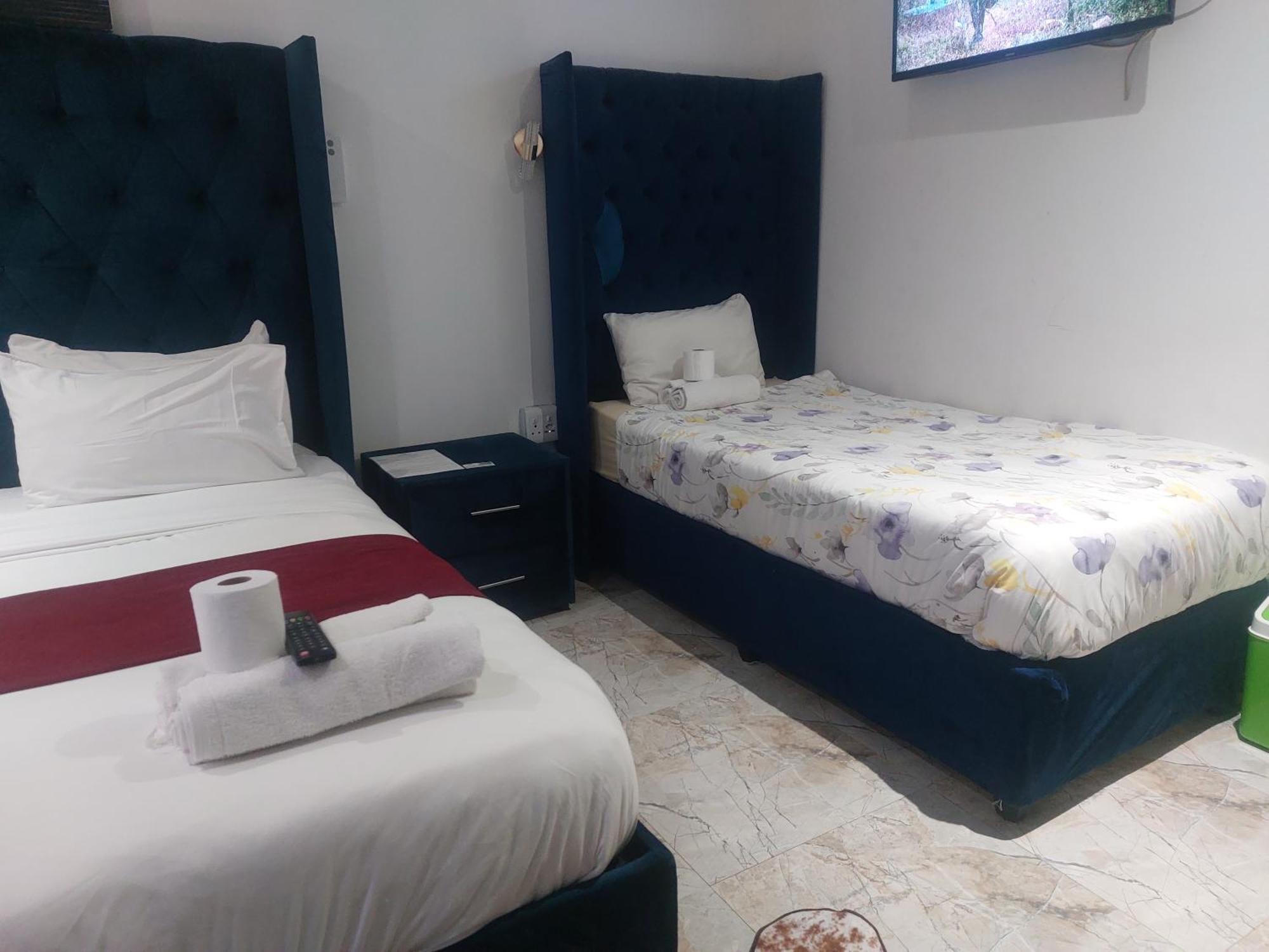 Hotel Gold Crown International 3*