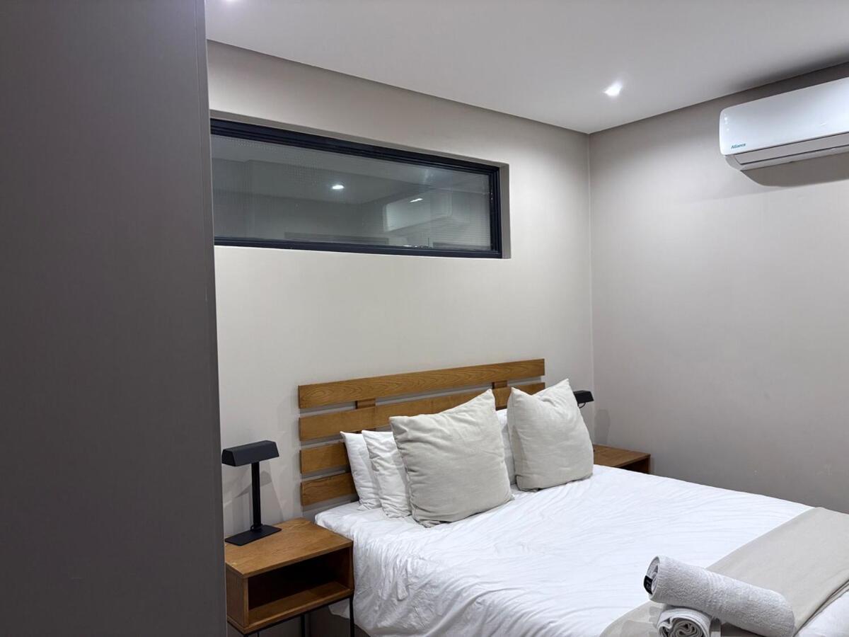 Cozy In Prime Location Apartment *