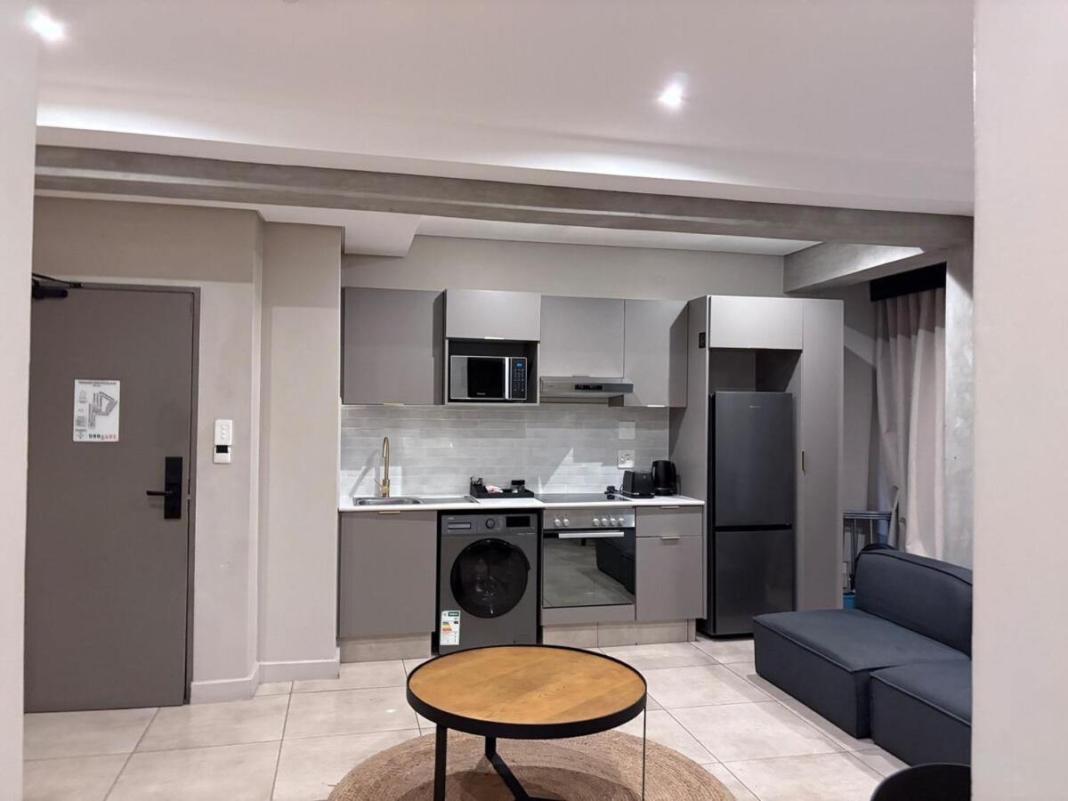 Apartment Cozy In Prime Location *