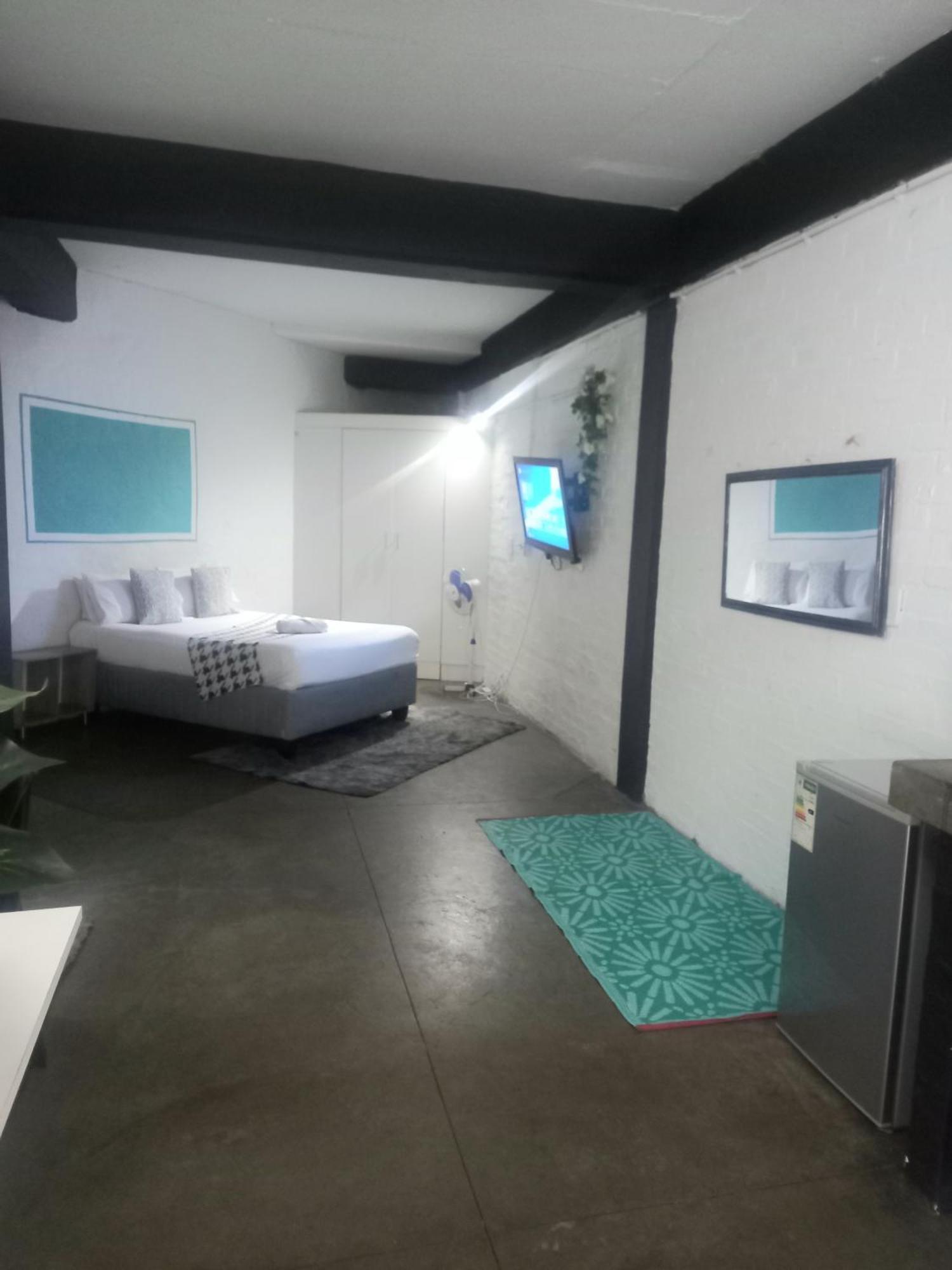 Chic Urban Maboneng Getaway, Free Wi-fi * Joanesburgo