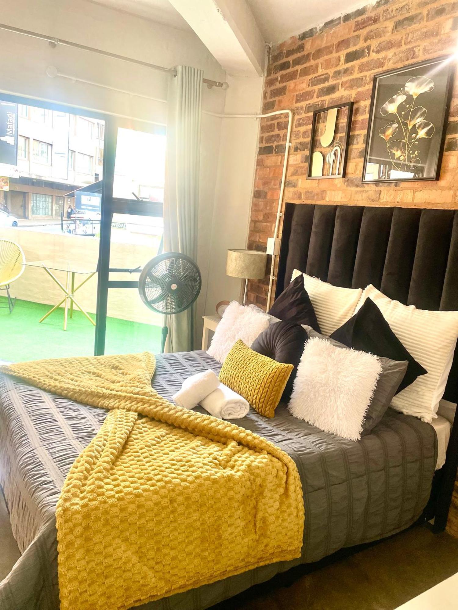 Golden Diamond Apartment