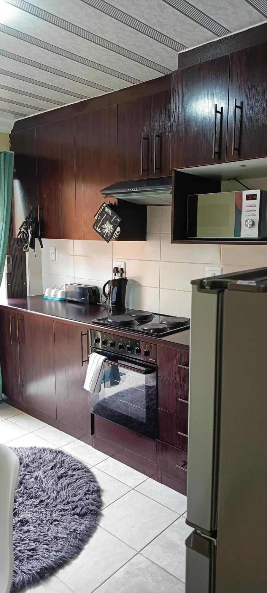 Veelux Self Catering Apartment-wifi-netflix * Johannesburg