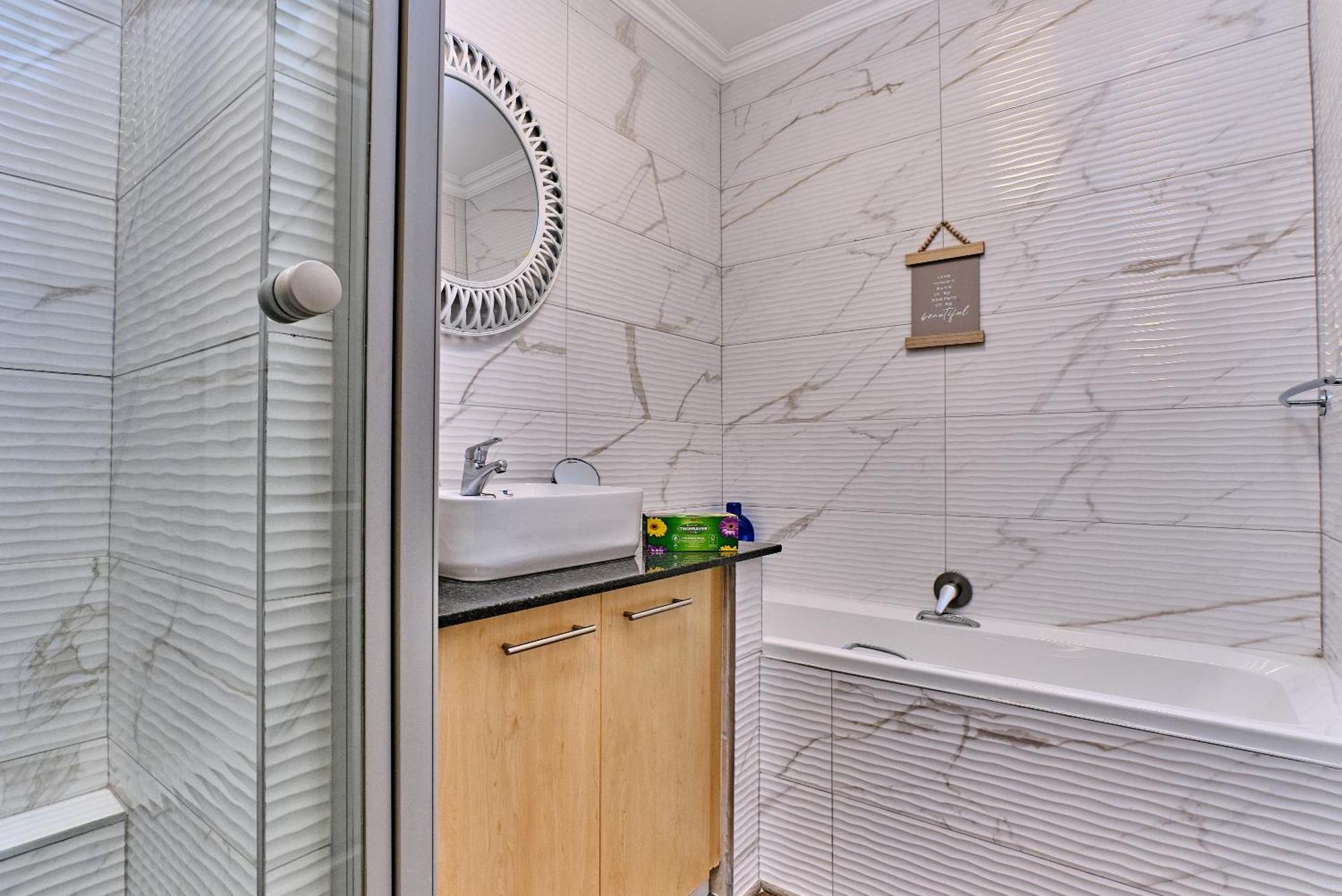 Apartment Westpoint Executive Suites, Sandton, *