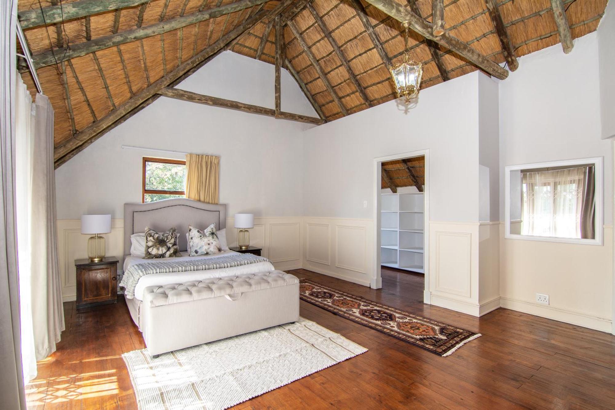 Villa Charming Country Sandton With Back Up Power & Water