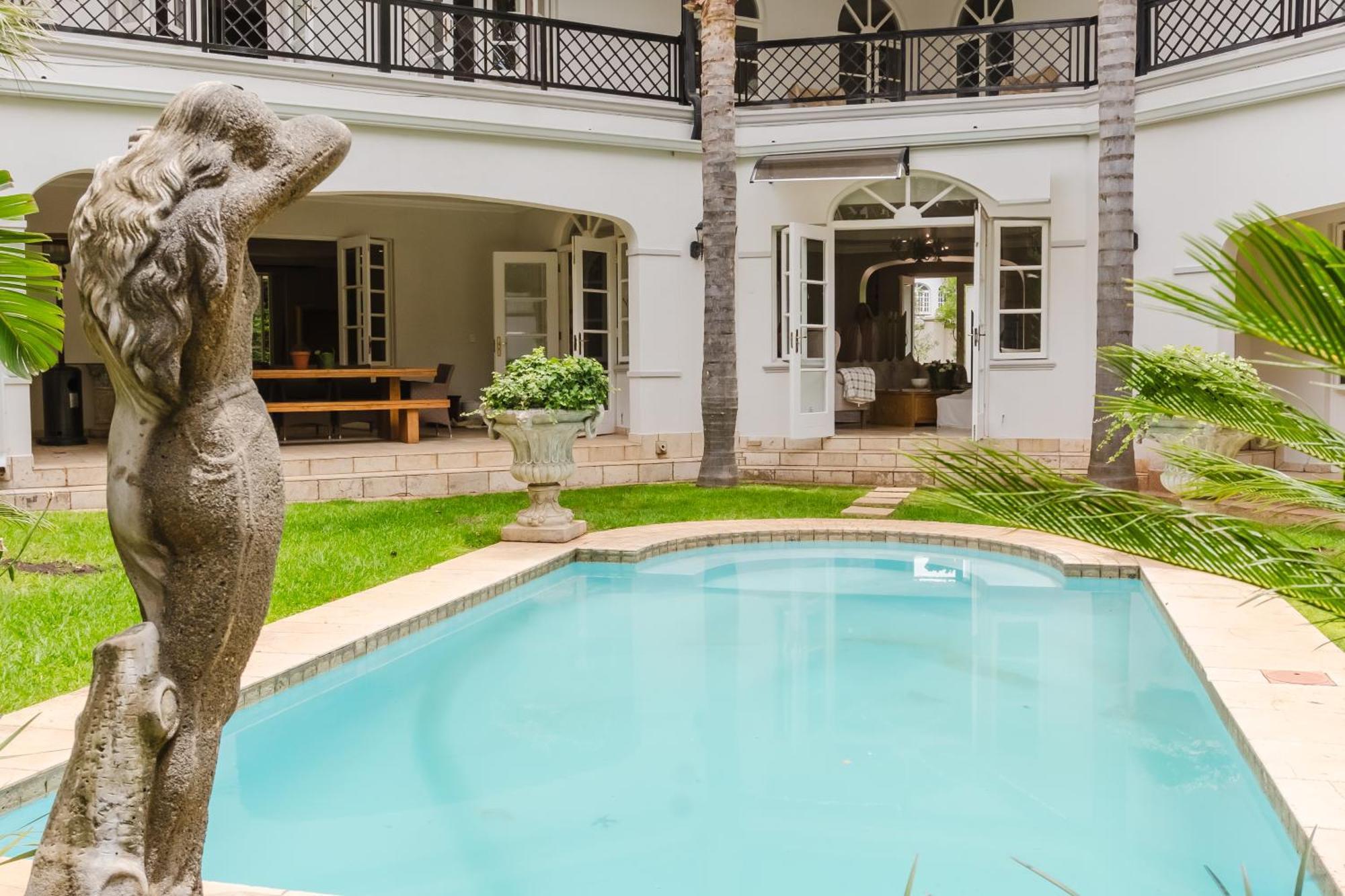 Hyde Park Retreat 4*