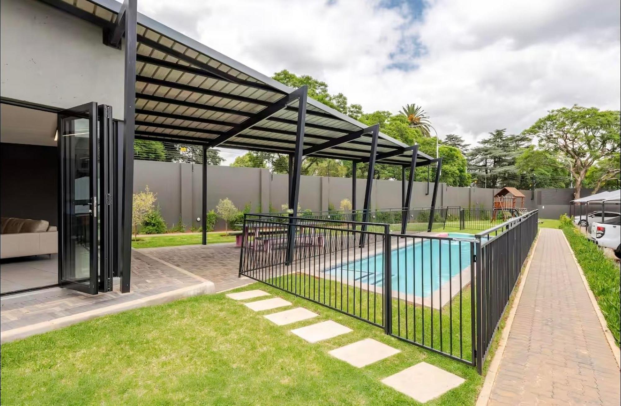 Apartment Feel Away From Johannesburg