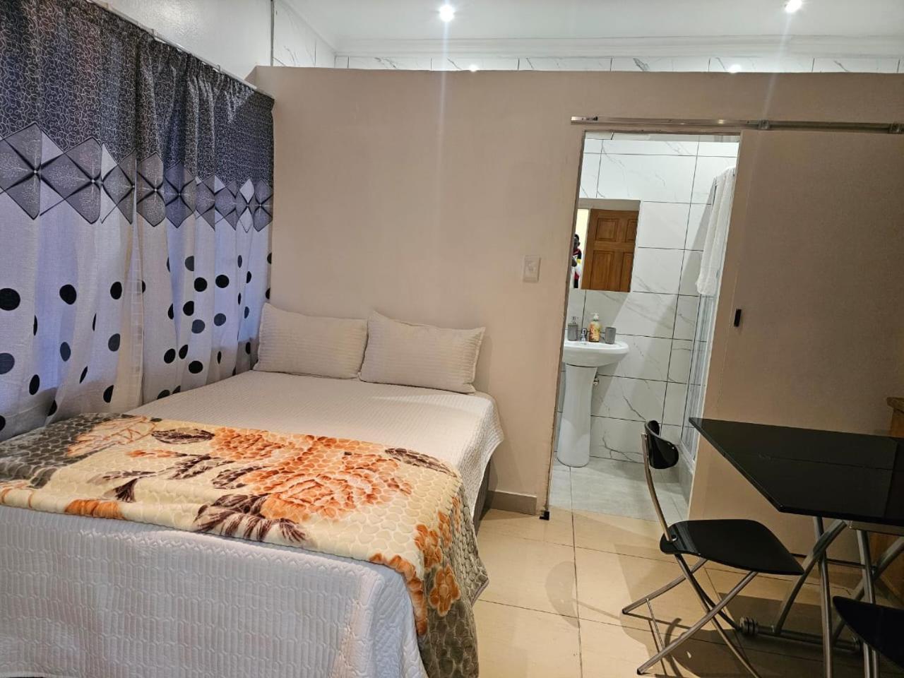 Wisestar Guest house Johannesburg