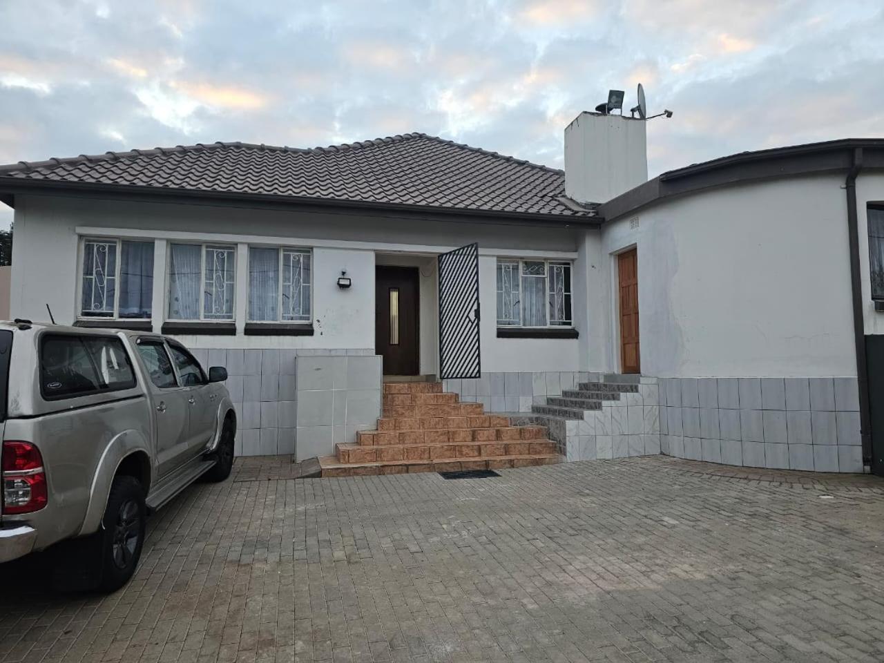 Wisestar * Johannesburg