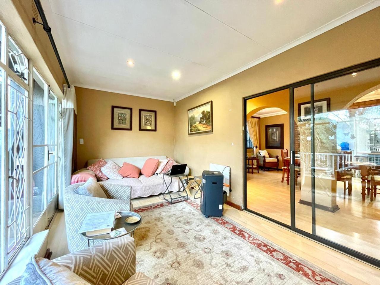 Holiday home Suburban Tranquility Johannesburg