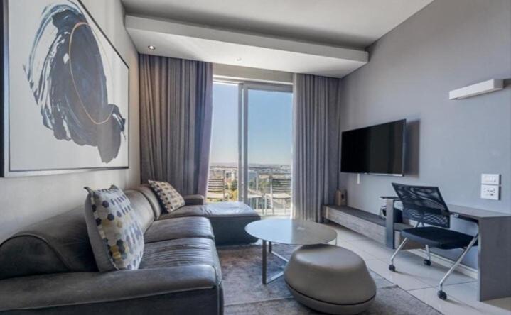 Apartamento Sandton Pool View With Balcony