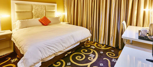 Palm Continental Khách sạn 4*