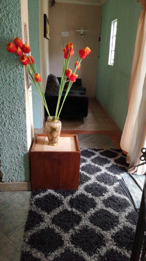 Queenslodge , Your Away From Lodge Johannesburg