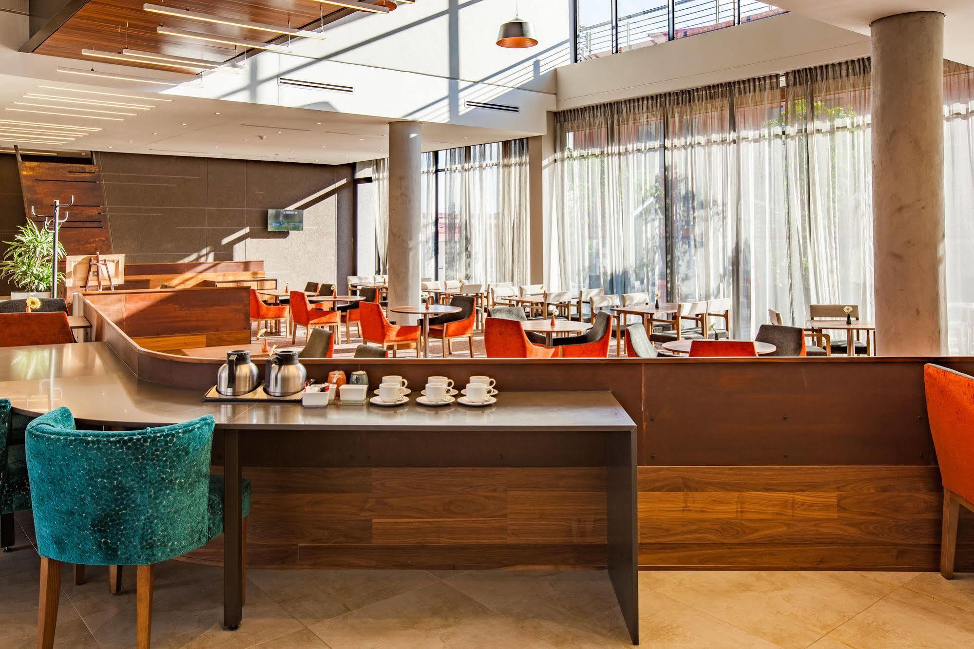 Hotel Newtown, 3*