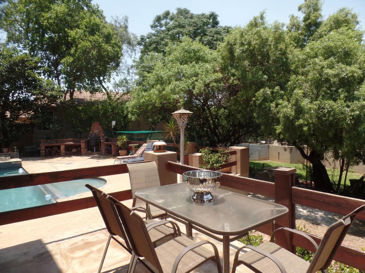 Homestay Paulshof Sandton - Hluhluwe Road Complex