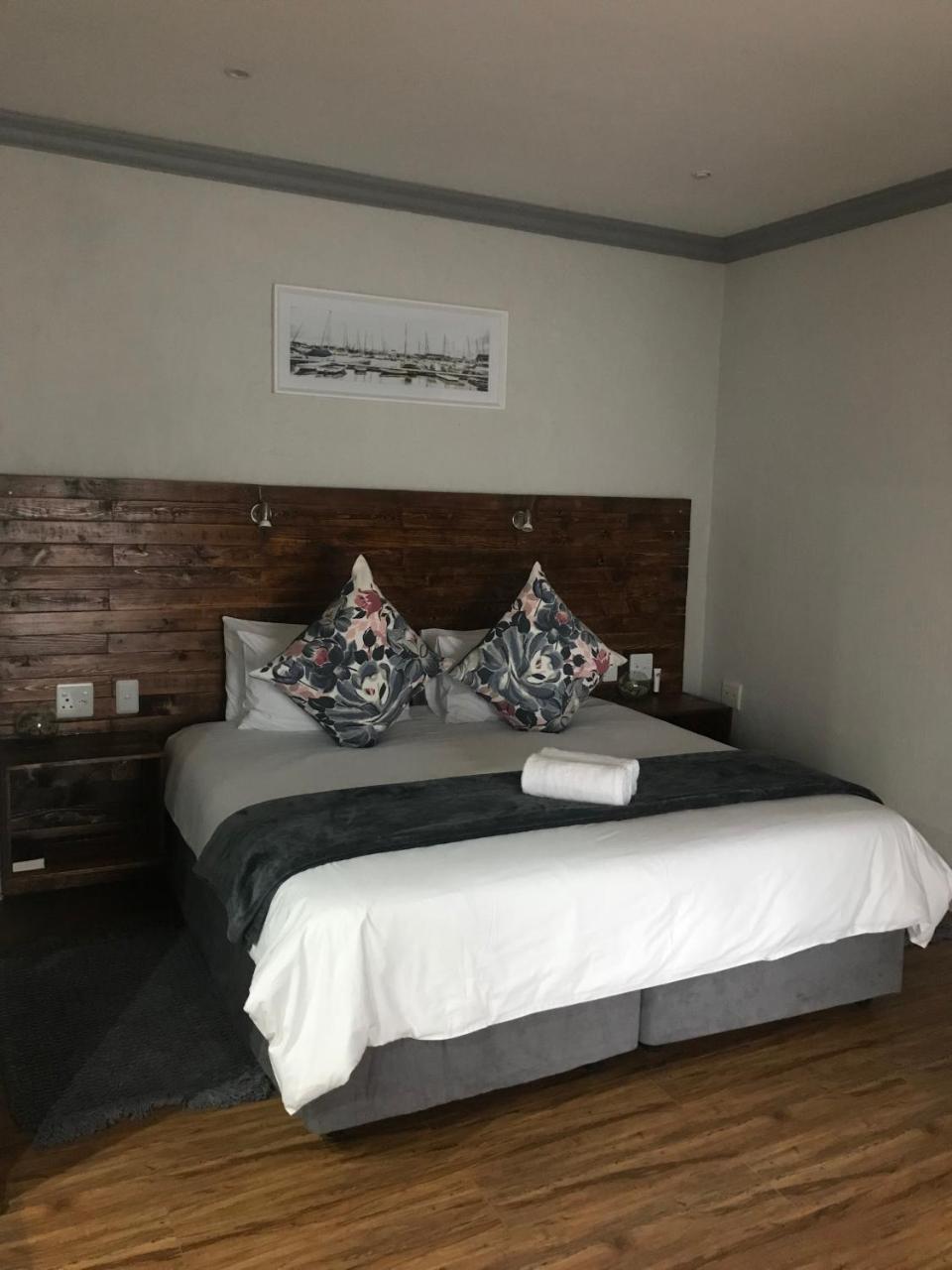 La Vue Guesthouse Lodge *