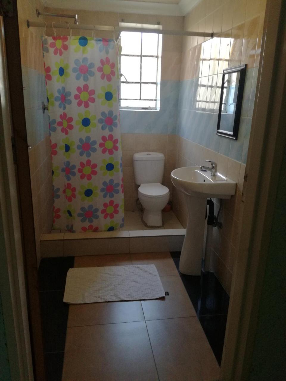 Queenslodge , Your Away From Johannesburg