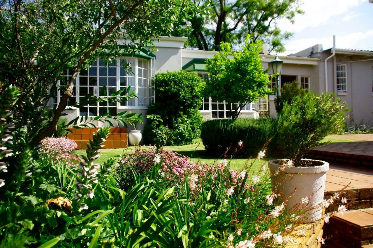 Melville Manor 3*
