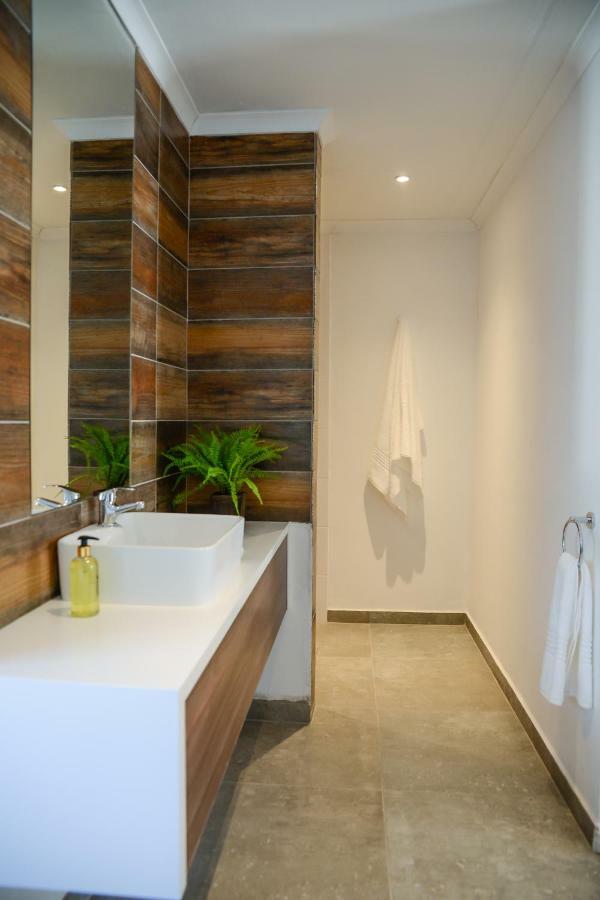 Guest house The Royal Bryanston *