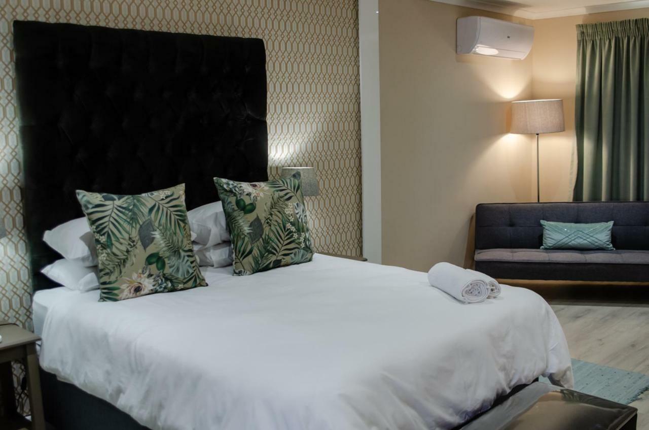 Guest house The Royal Bryanston Johannesburg