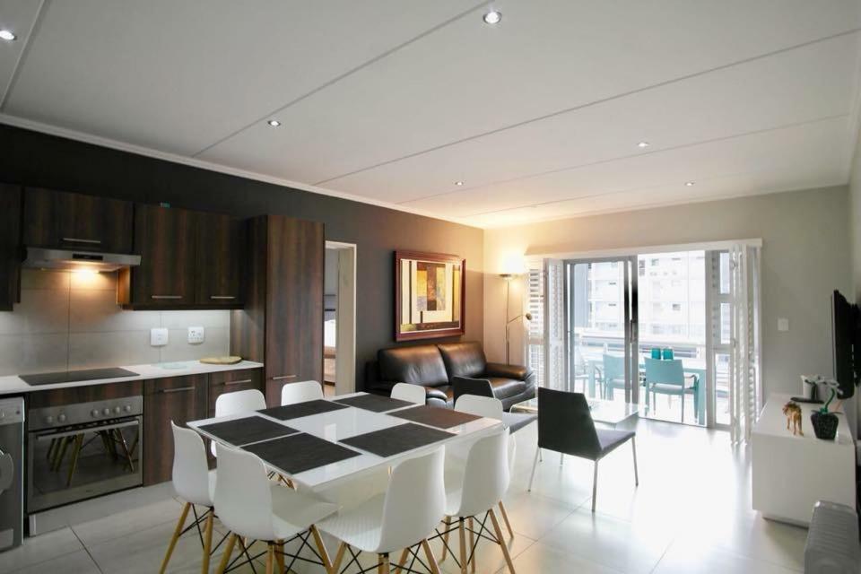 128 Patricia Road, Sandown Extention3 Apartment *