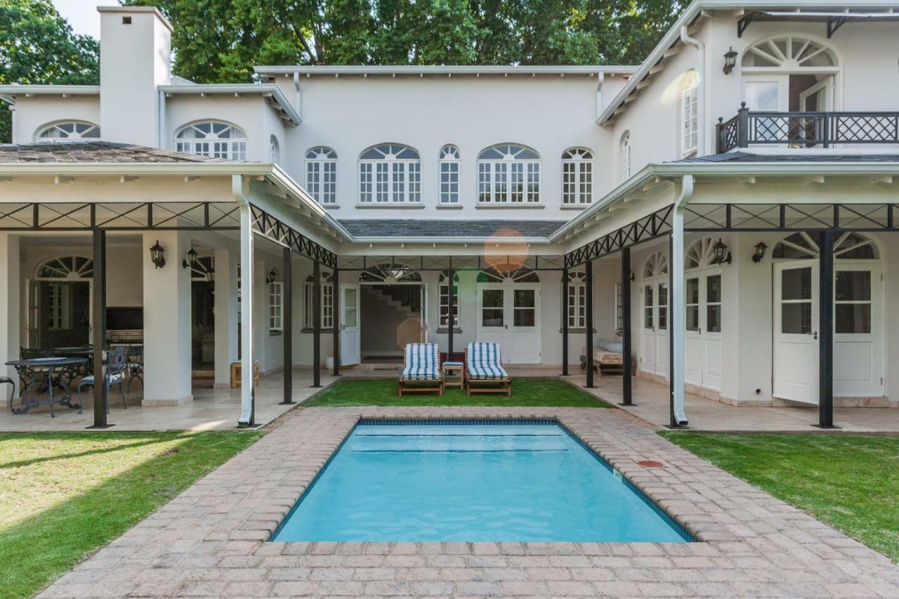 Treetops Retreat Hyde Park * Johannesburg