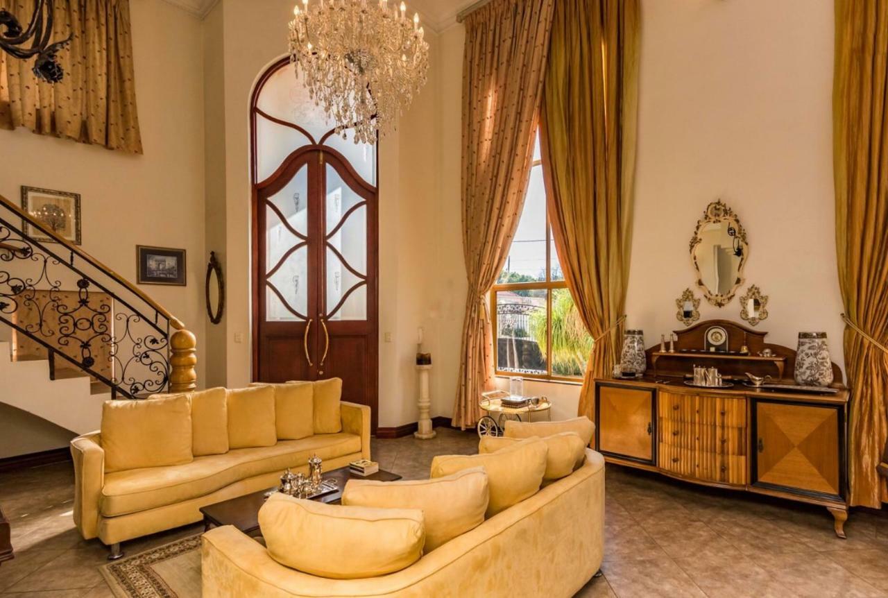 J's 4* Johannesburg