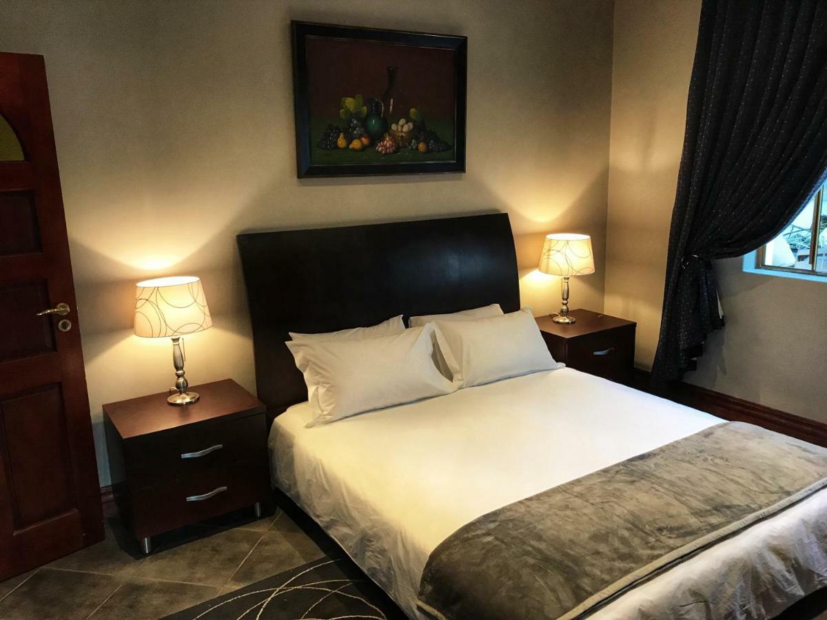 J's 4* Johannesburg