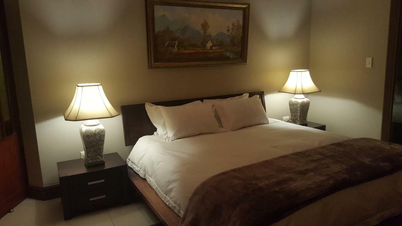 J's 4* Johannesburg