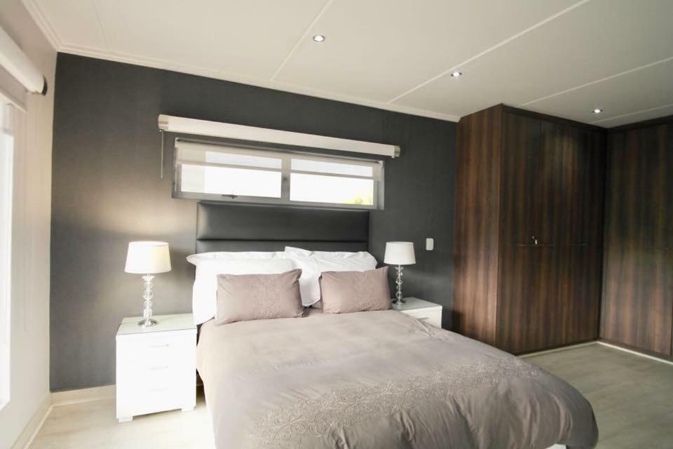 128 Patricia Road, Sandown Extention3 *