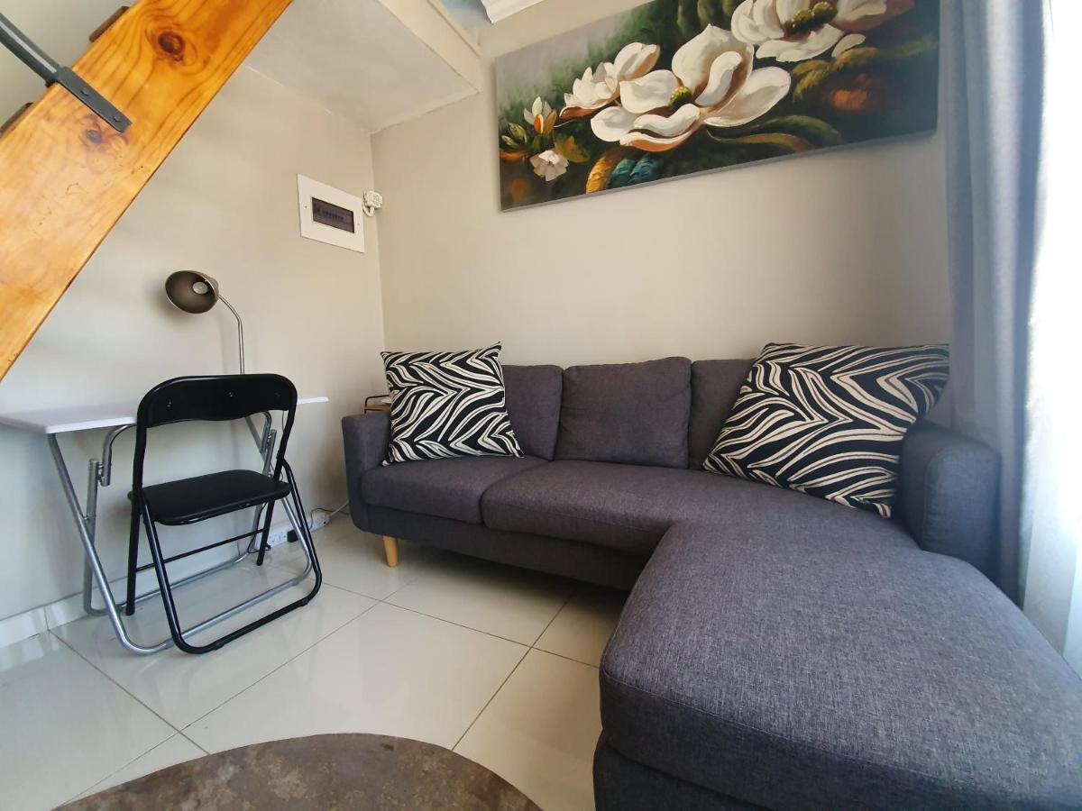 Melville Mews-2- Auckland Park * Johannesburg