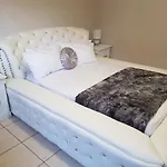 Alimop Guesthouse