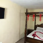 Naomi\'S Place