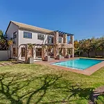 Upmarket Ultra Modern Sandton Apartment