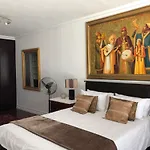 Sandton Luxury Living At 102 Kambula