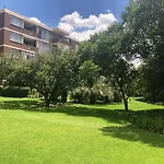 Sandton Luxury Living At 102 Kambula