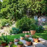 Shepherd\'S Corner Guest House