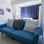 Melville Corner Apartment