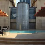 Raphael Penthouse 205