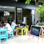 Maboneng City Building Free Wifi And Swimming Pool