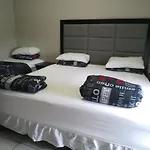 Hotel Amor Rosebank