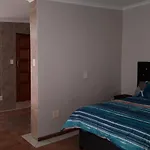 Cottage, Close To Uj, Milpark, Wits