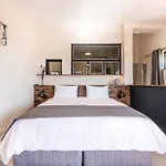 Top Of The Mountain +Pool Northcliff Joburg