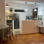 Spacious, Light-Filled Bnb On 4Th