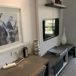 Sandton Skye Stylish Apartment Free Wifi & Gym